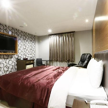 Hua Xiang Motel - Arena Kaohsiung Extérieur photo