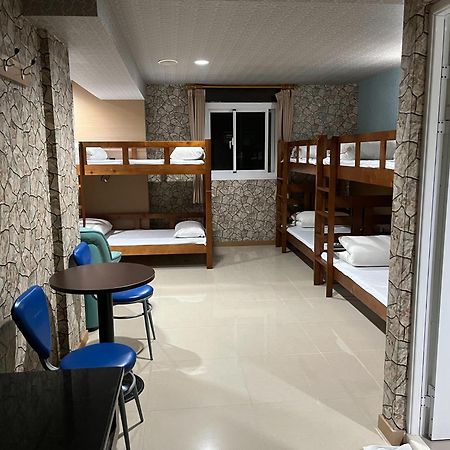 Hua Xiang Motel - Arena Kaohsiung Extérieur photo