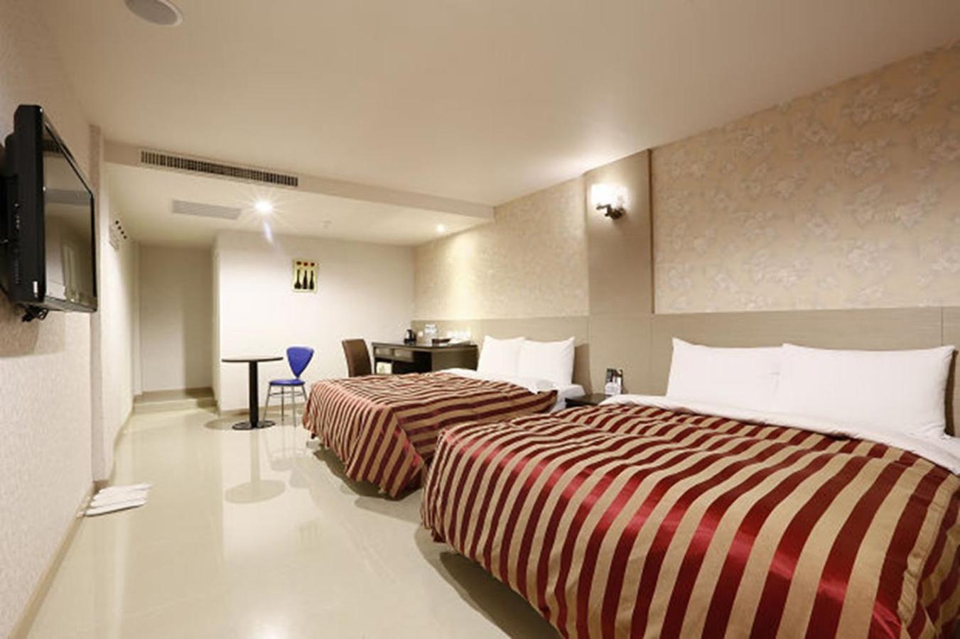 Hua Xiang Motel - Arena Kaohsiung Extérieur photo