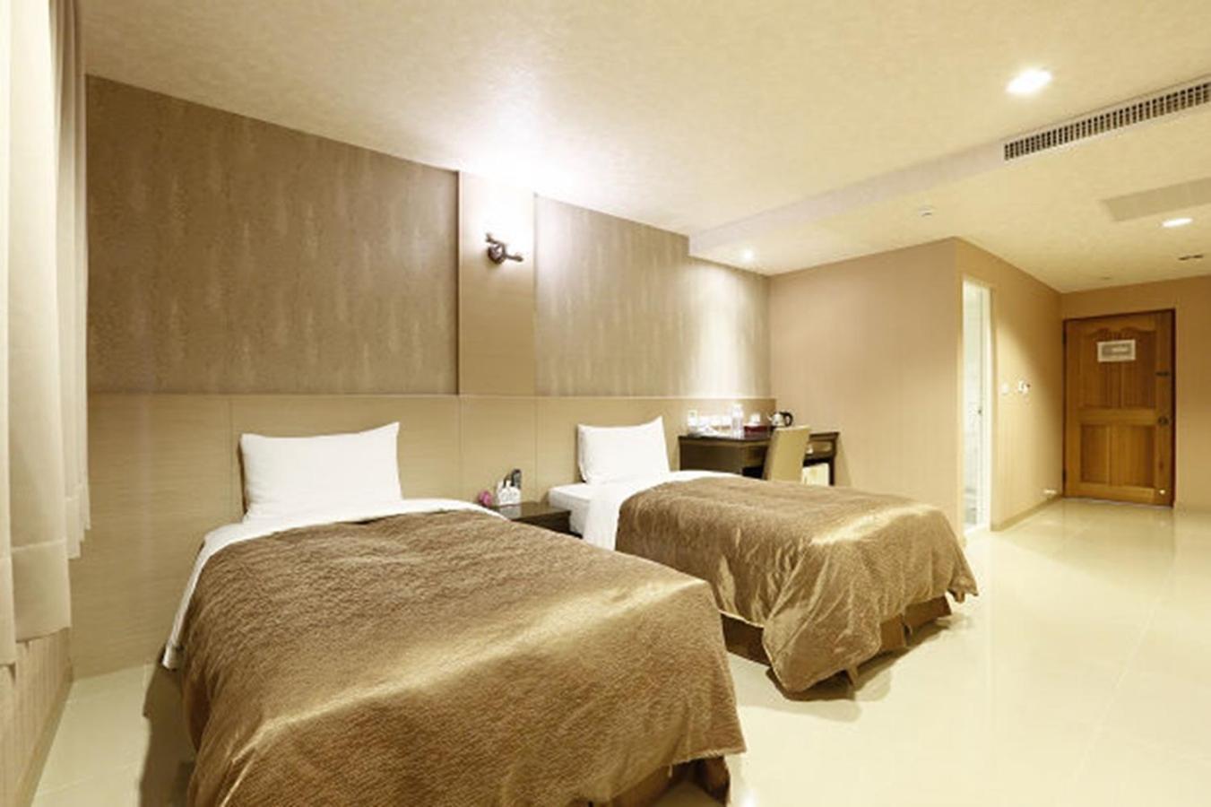 Hua Xiang Motel - Arena Kaohsiung Extérieur photo