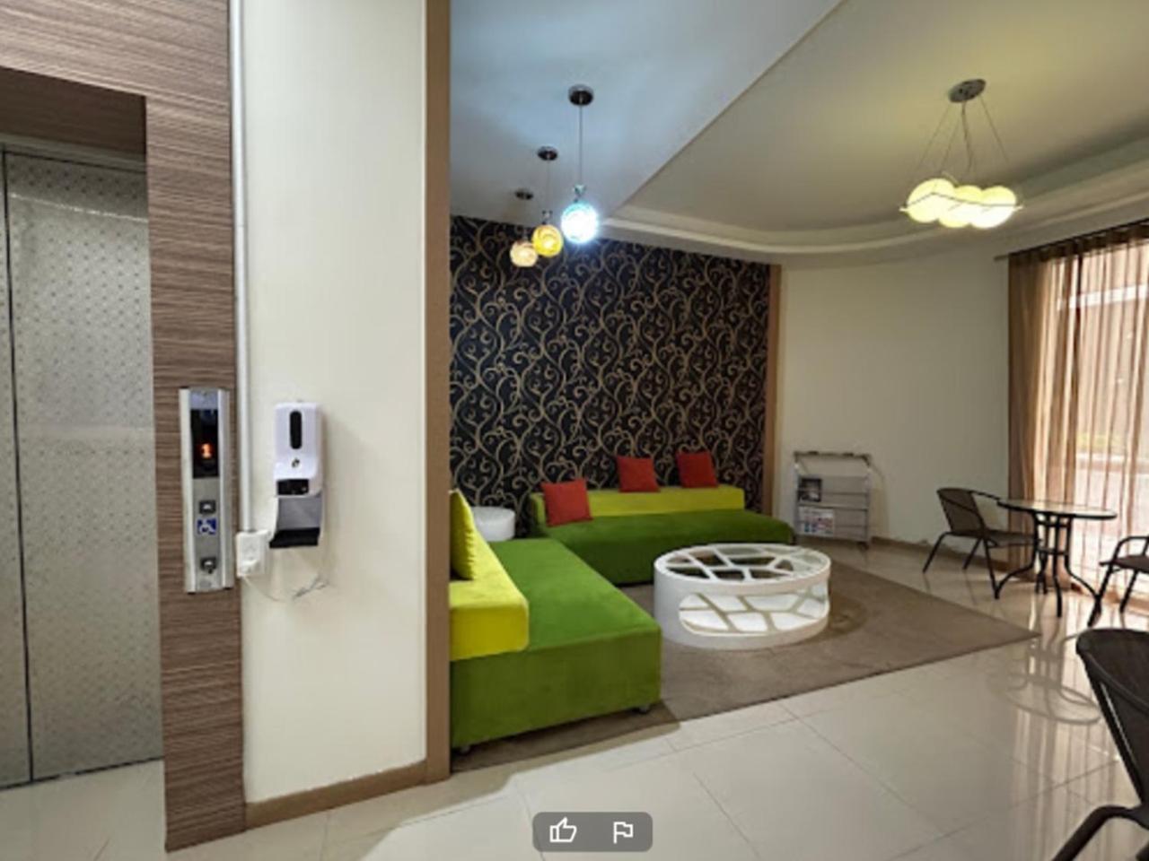 Hua Xiang Motel - Arena Kaohsiung Extérieur photo