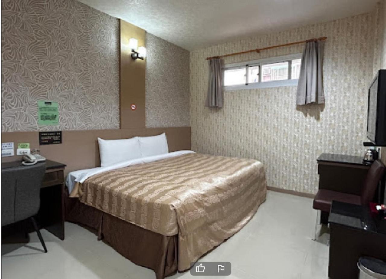 Hua Xiang Motel - Arena Kaohsiung Extérieur photo