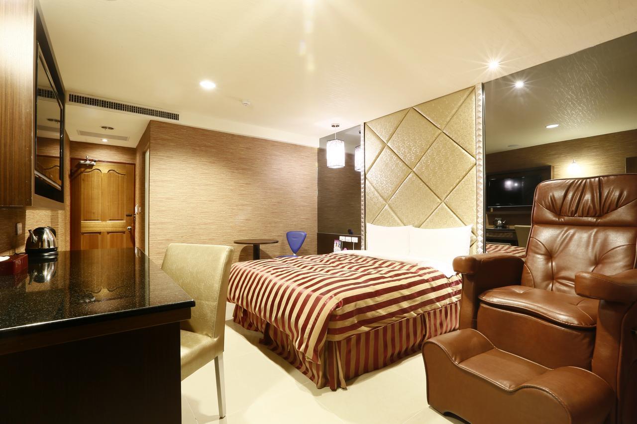 Hua Xiang Motel - Arena Kaohsiung Extérieur photo